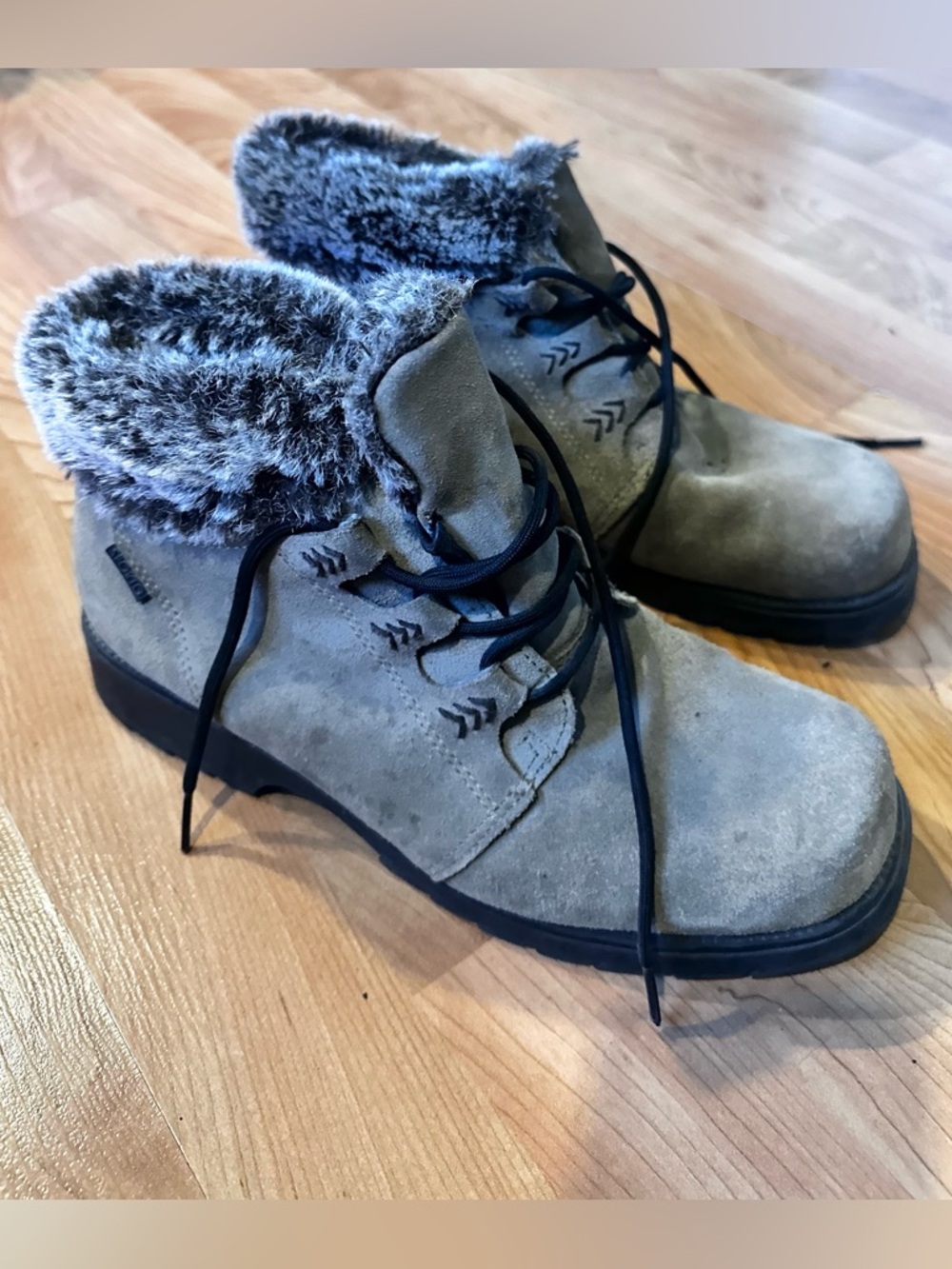 Sporto Insulated Gray Faux-Fur Trim Lace-Up Winter Boots